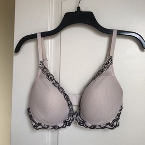 Natori Feathers Bra in White with Lace Trim - 36D